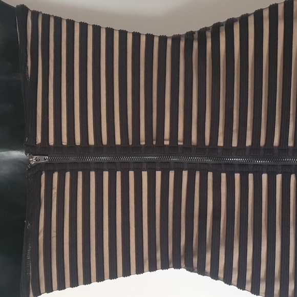 Avery Size 6 Black Strapless Striped Evening Dress - Picture 6 of 9